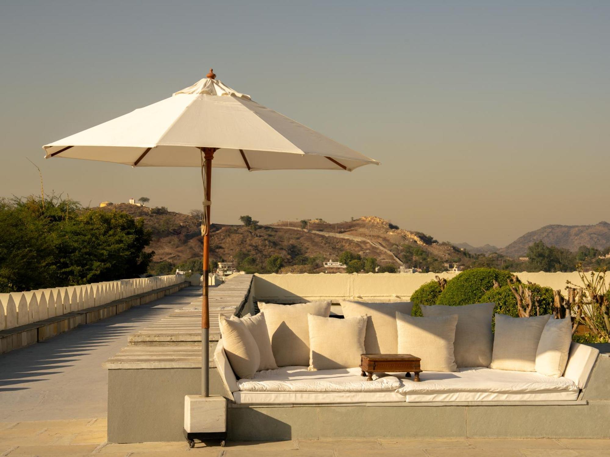 Raas Devigarh Hotel Delwāra Exterior foto